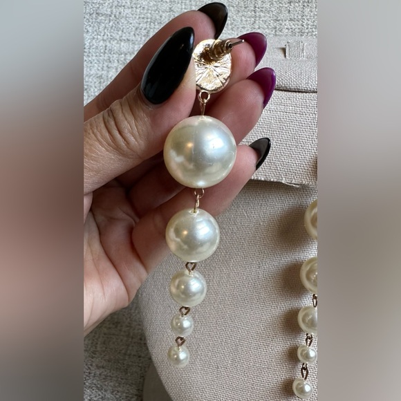Gorgeous Faux Pearl w/goldtone extra long dangle drop earrings ~ 4 in modern - Picture 7 of 7